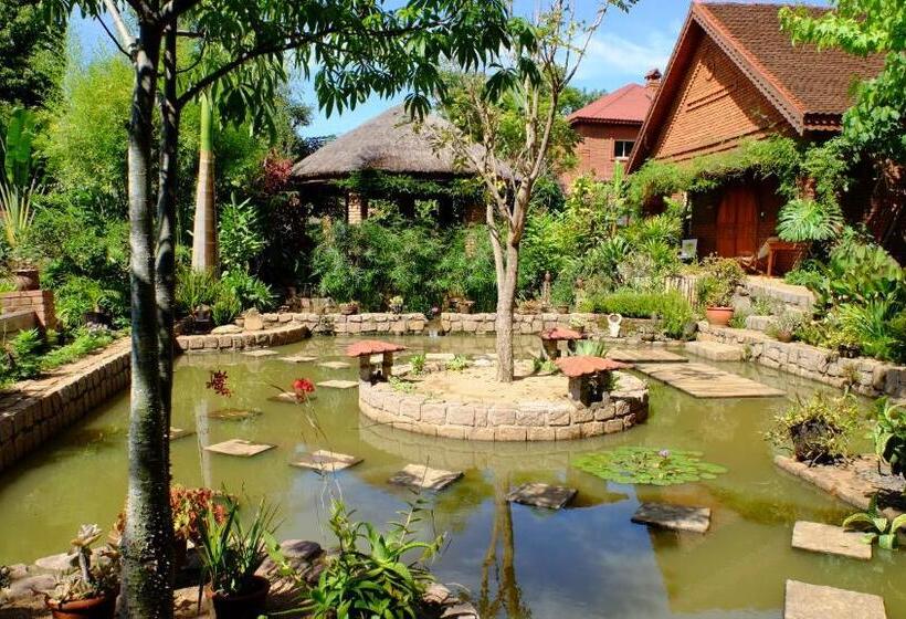 هتل Eco Lodge Les Chambres Du Voyageur