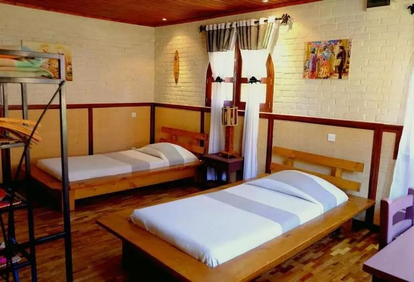 هتل Eco Lodge Les Chambres Du Voyageur