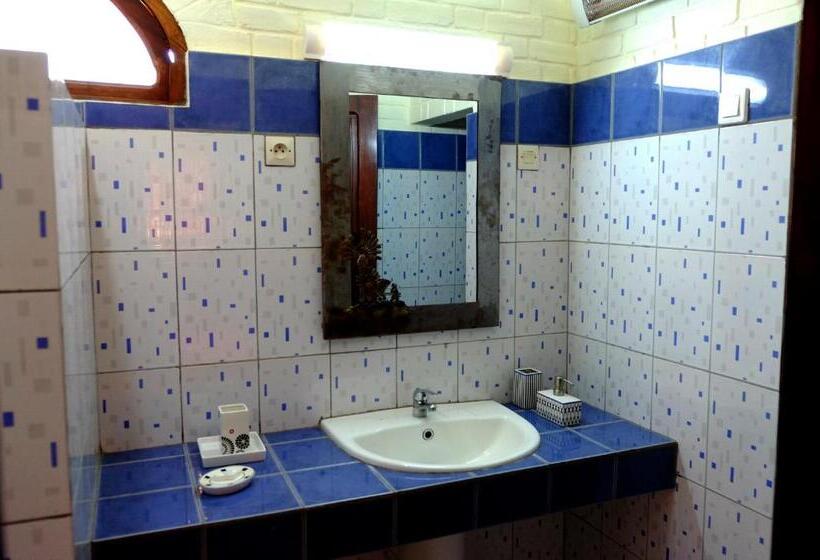 هتل Eco Lodge Les Chambres Du Voyageur