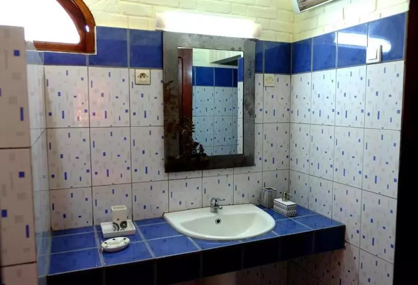 هتل Eco Lodge Les Chambres Du Voyageur