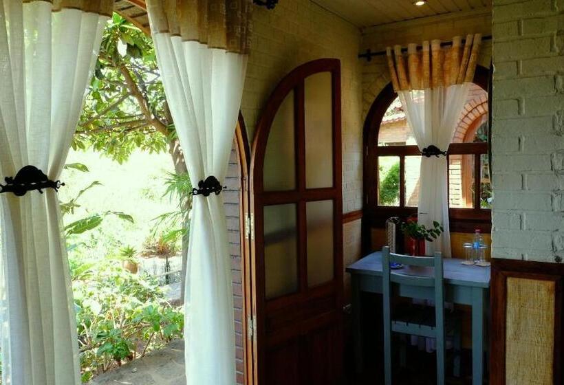 هتل Eco Lodge Les Chambres Du Voyageur