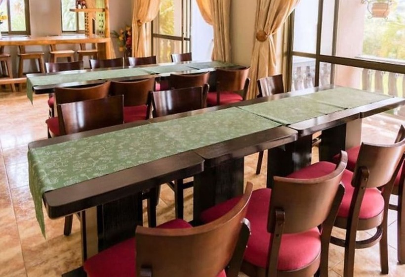 هتل Fort Fun City