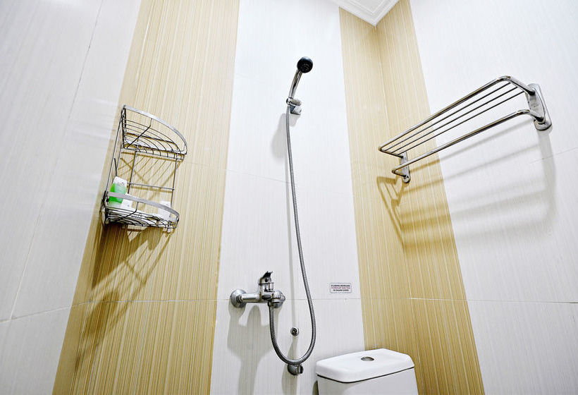 בית מלון כפרי Zen Rooms Benhil Tondano