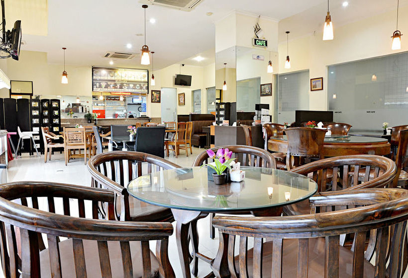 בית מלון כפרי Zen Rooms Benhil Tondano