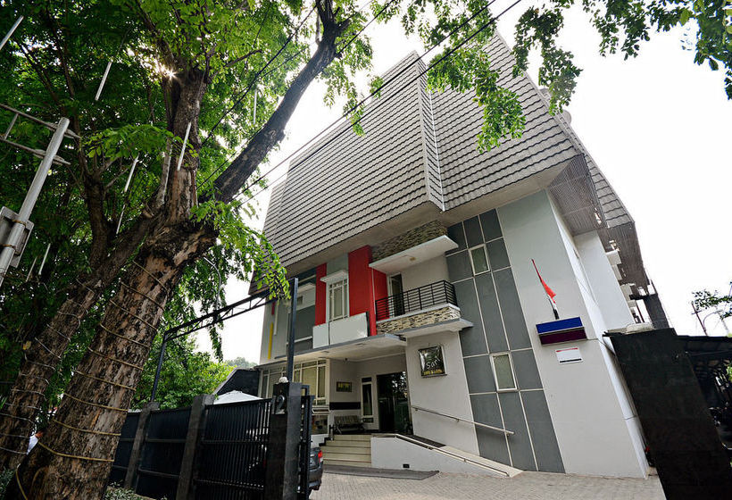 בית מלון כפרי Zen Rooms Benhil Tondano