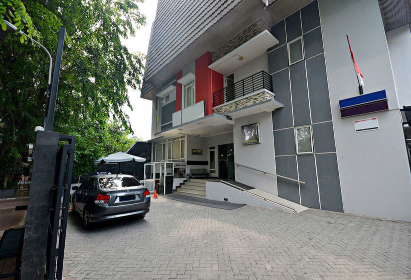 בית מלון כפרי Zen Rooms Benhil Tondano