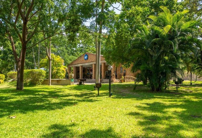 N1 Hotel & Campsite Victoria Falls