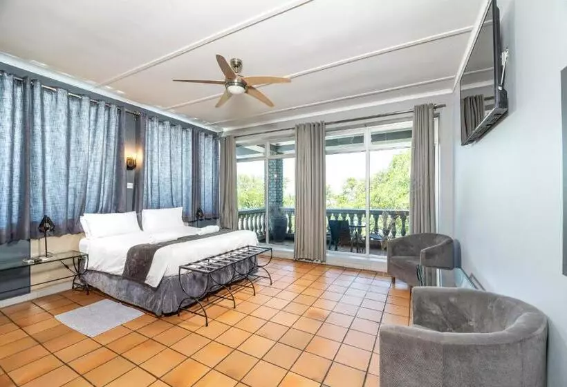 N1 Hotel & Campsite Victoria Falls