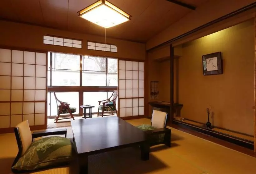 旅館 Hanakanzashi