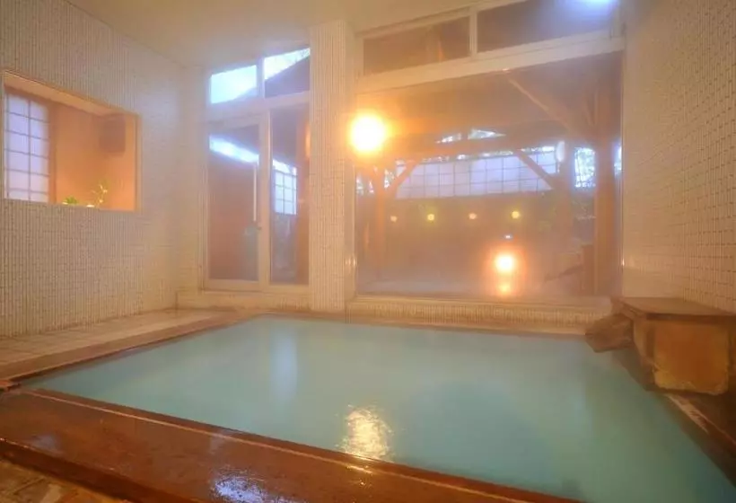 旅館 Hanakanzashi