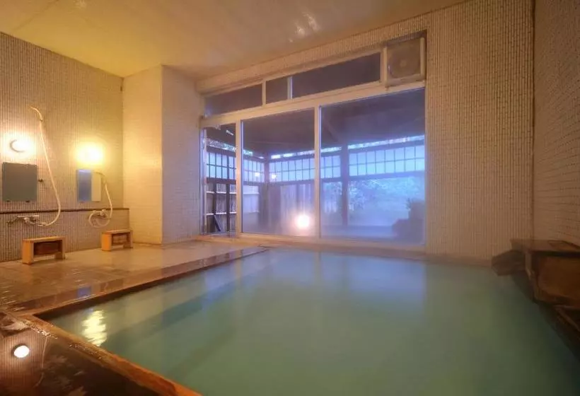 旅館 Hanakanzashi