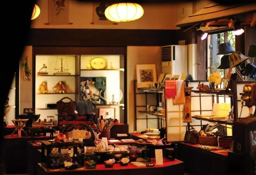 旅館 Hanakanzashi
