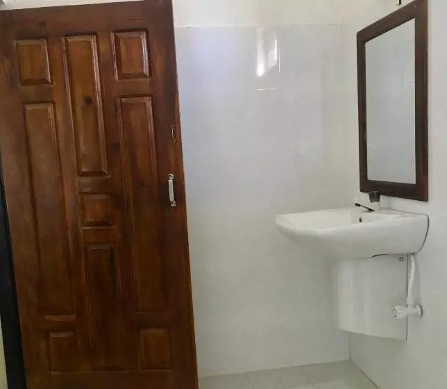 Little Lagoon Hostel