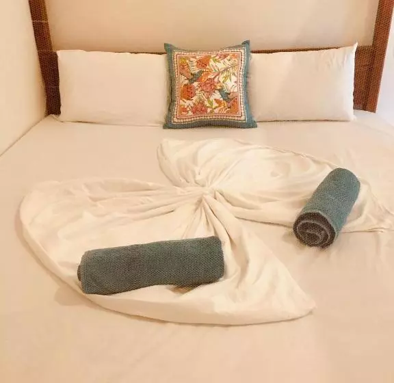 Little Lagoon Hostel