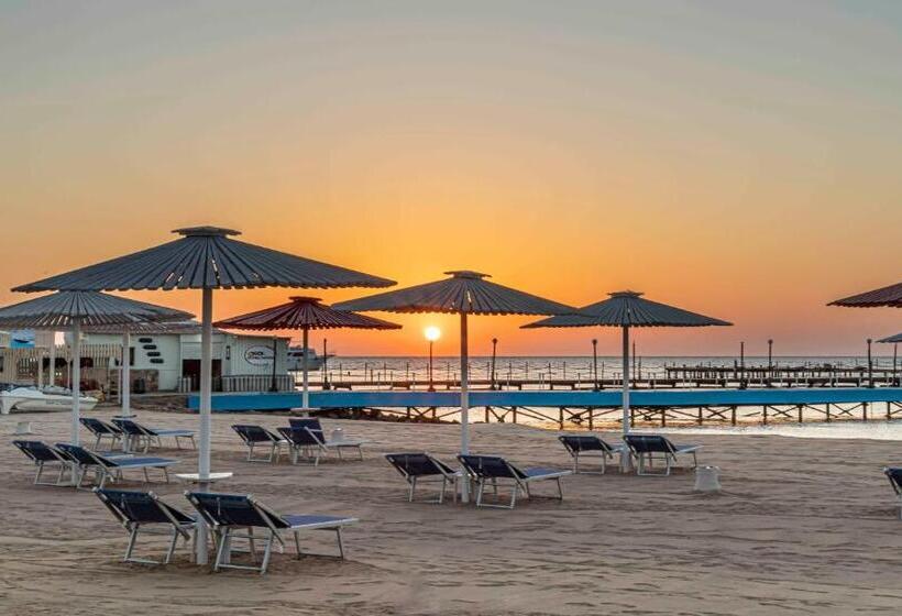 Amarina Abu Soma Resort & Aquapark