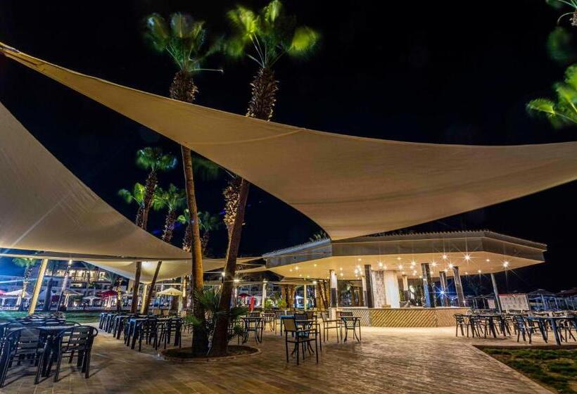 Amarina Abu Soma Resort & Aquapark