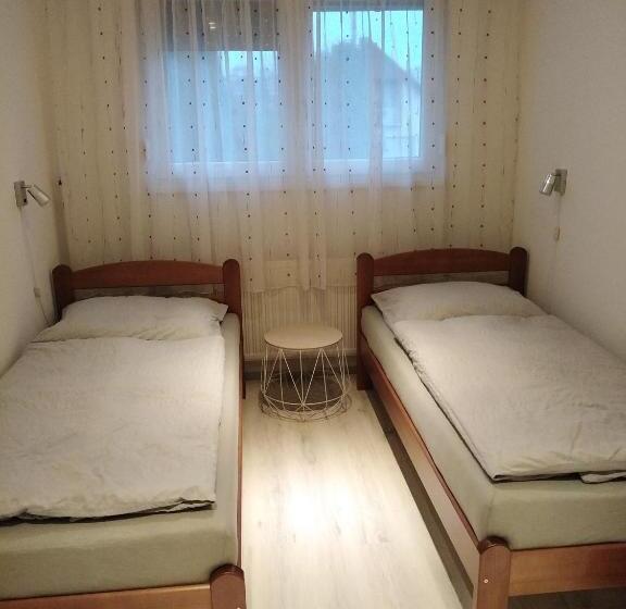 مبيت وإفطار Coraline Vendégház