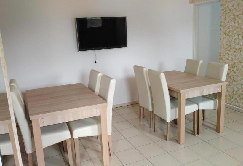 مبيت وإفطار Coraline Vendégház