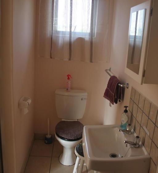 تختخواب و صبحانه Jaydees B And B