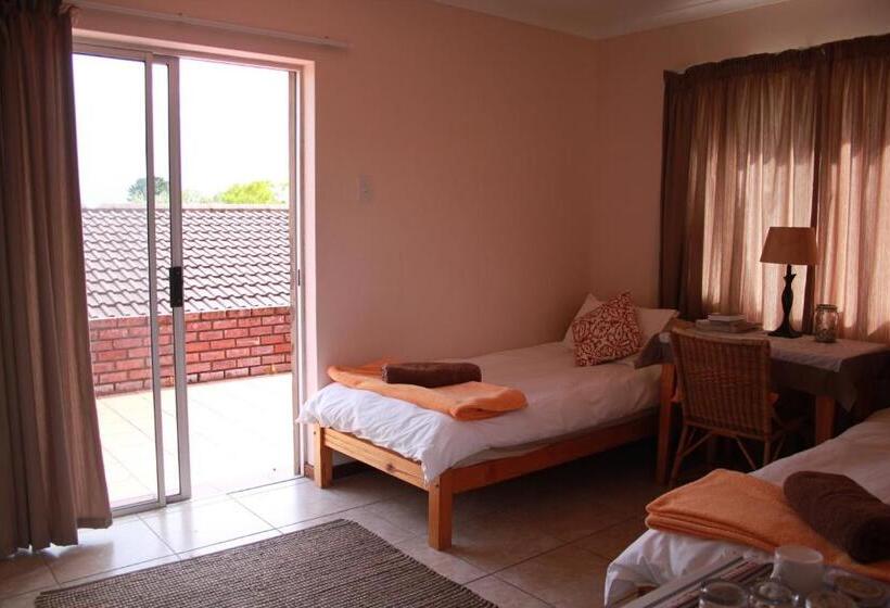 تختخواب و صبحانه Jaydees B And B