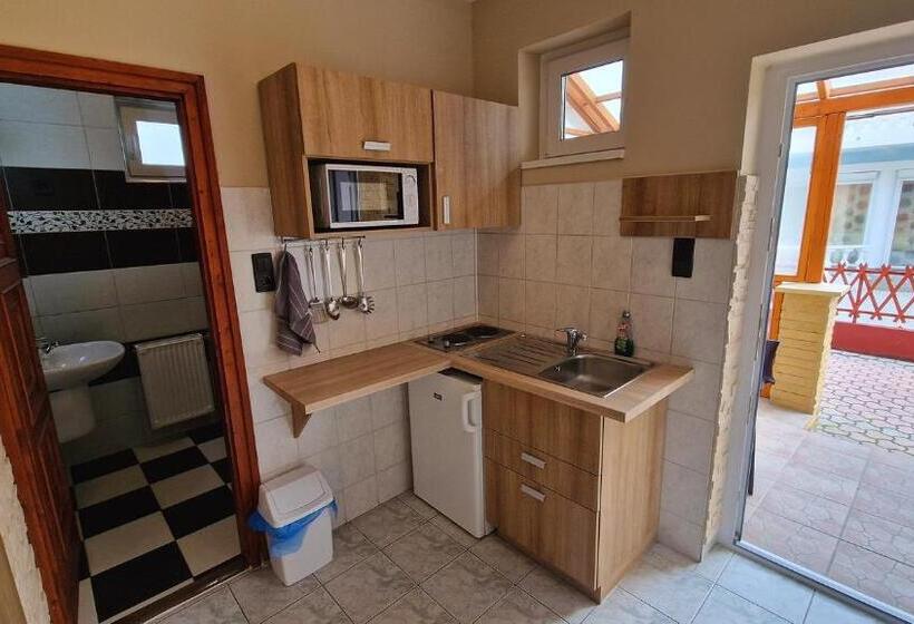 Bed and Breakfast Napsugár Apartmanház