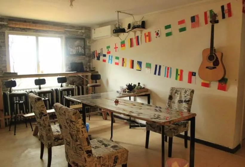 First Met Backpackers Hostel