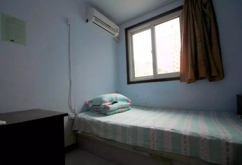 First Met Backpackers Hostel