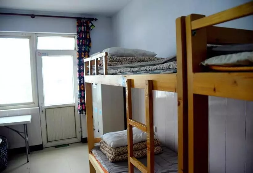 First Met Backpackers Hostel