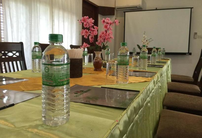 هتل Eain Taw Phyu