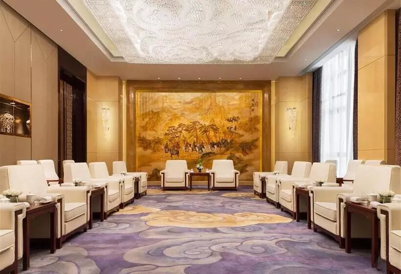 ホテル Wanda Realm Fushun