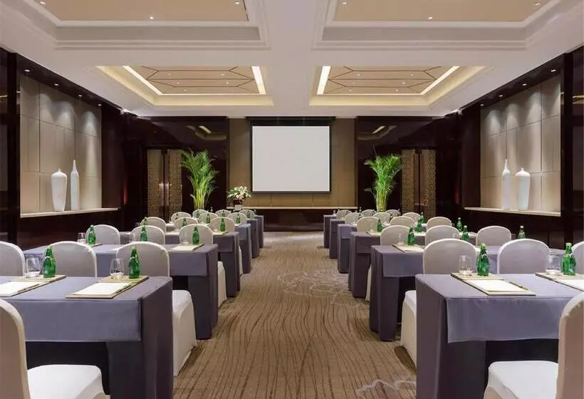 ホテル Wanda Realm Fushun