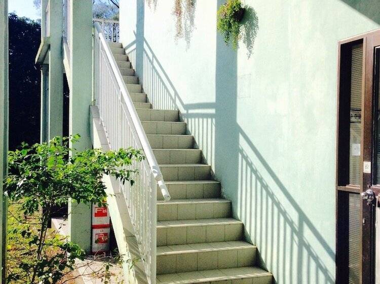 Yha Ngong Ping Sg Davis Youth Hostel