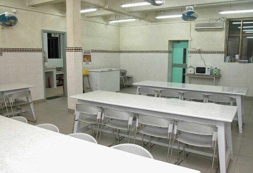 Yha Ngong Ping Sg Davis Youth Hostel