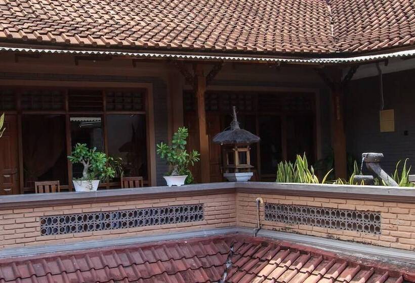 הוסטל Rabasta Kuta Beach Inn