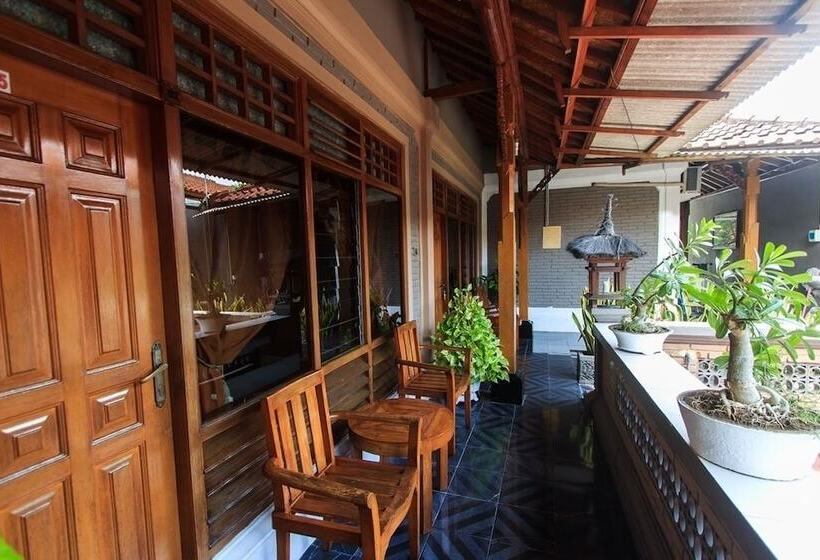 הוסטל Rabasta Kuta Beach Inn