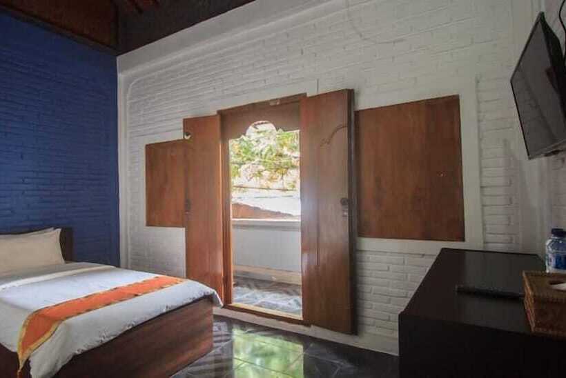 הוסטל Rabasta Kuta Beach Inn