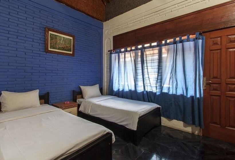 הוסטל Rabasta Kuta Beach Inn