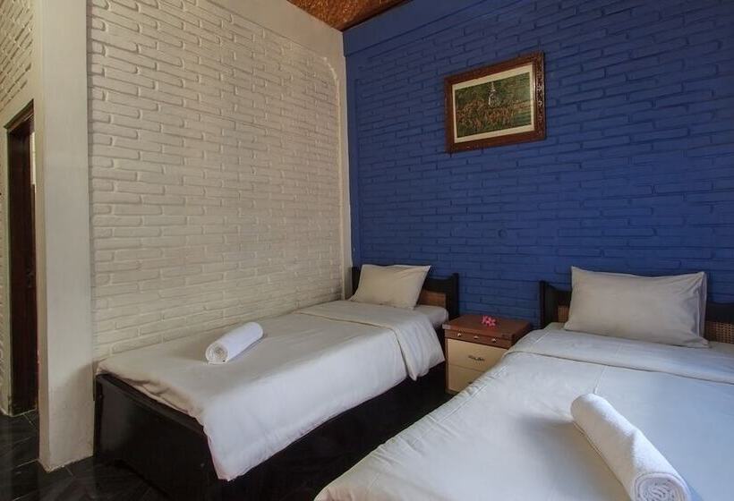 הוסטל Rabasta Kuta Beach Inn