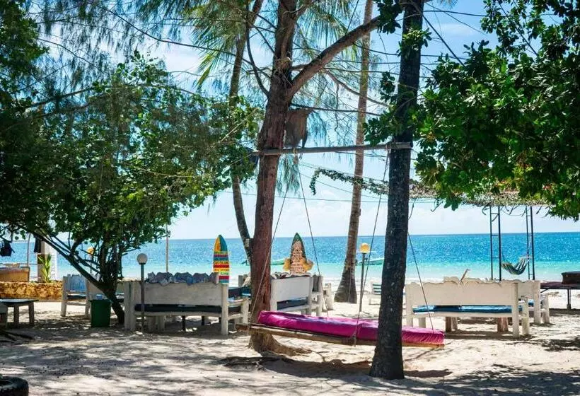 تختخواب و صبحانه Soul Breeze Beach Resort