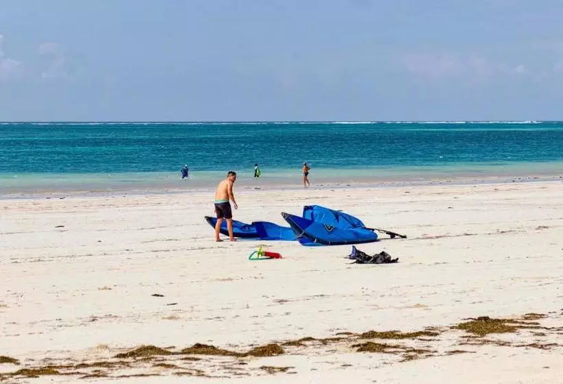 تختخواب و صبحانه Soul Breeze Beach Resort