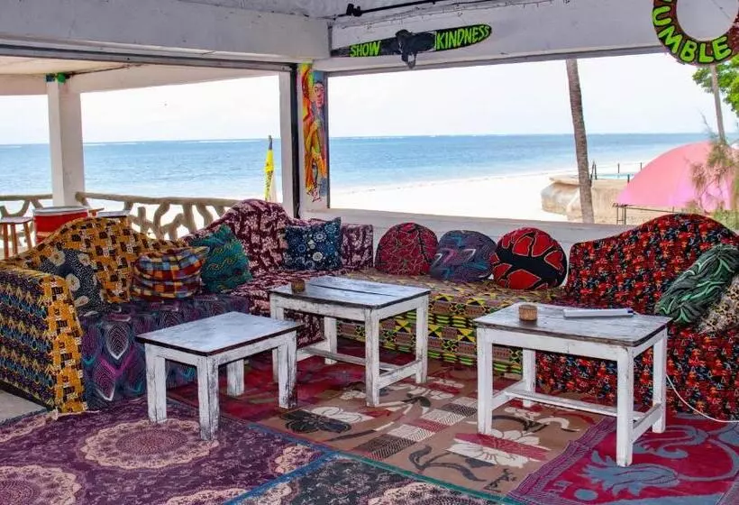 تختخواب و صبحانه Soul Breeze Beach Resort