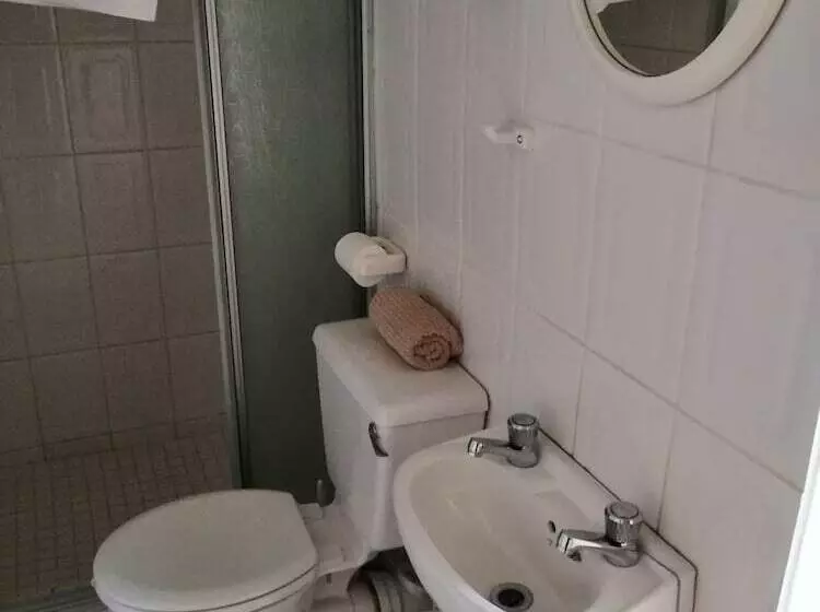 تختخواب و صبحانه Pug And Putter