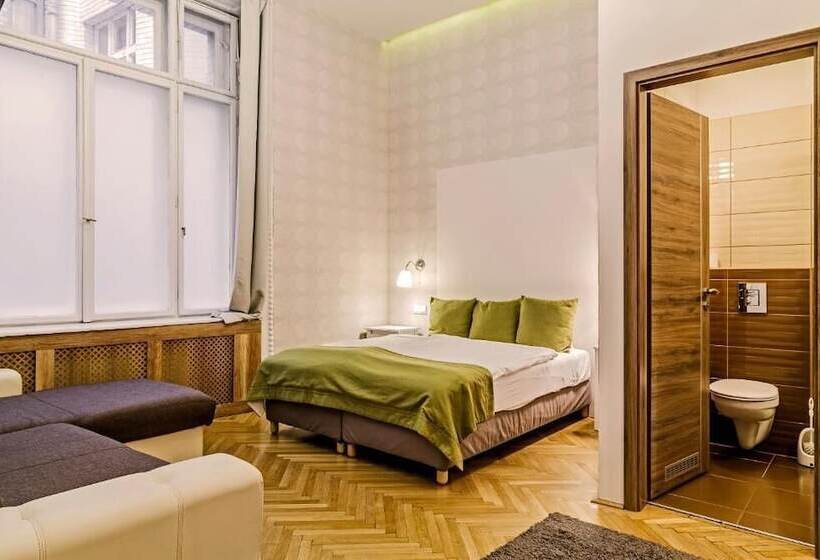 مبيت وإفطار The Cream