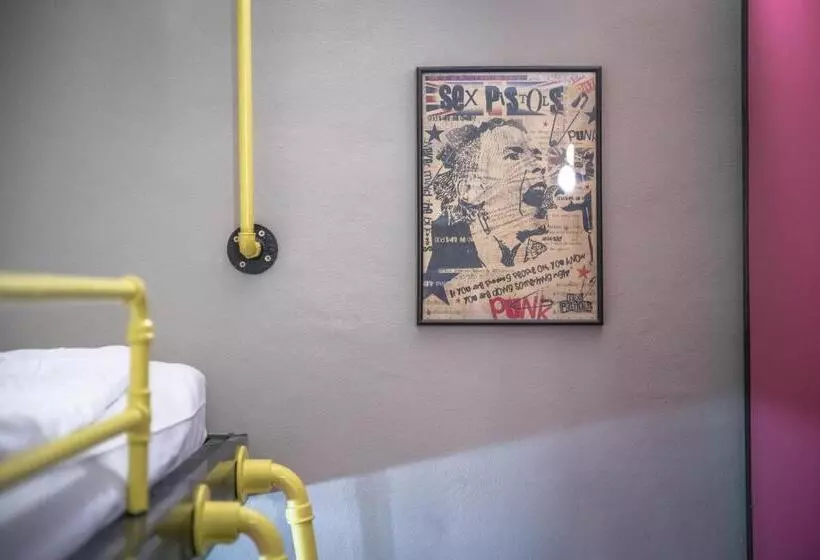 Brix Hostel