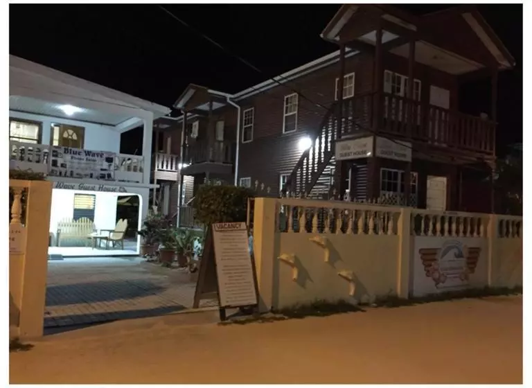 هتل Blue Wave Guest House