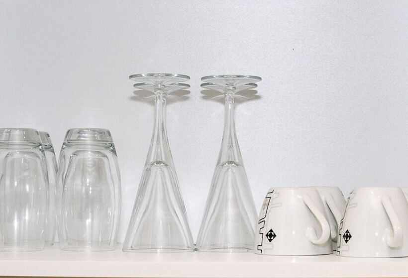 هتل Commodore Suites