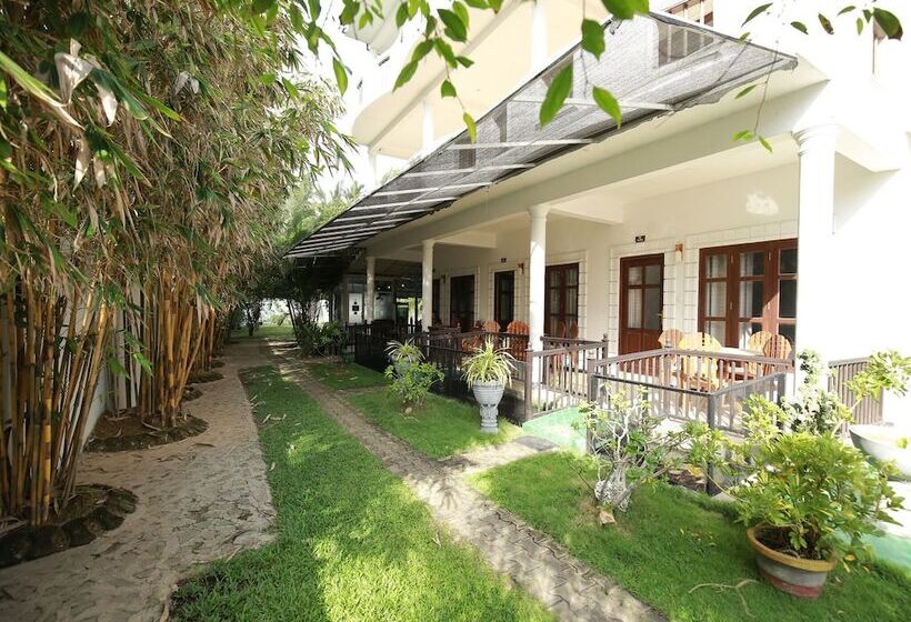 فندق Crystal Oceanic