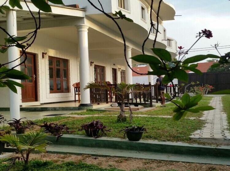 فندق Crystal Oceanic