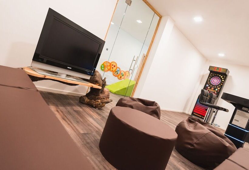 Aktiv & Familienhotel Adlernest