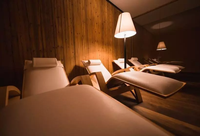 Aktiv & Familienhotel Adlernest